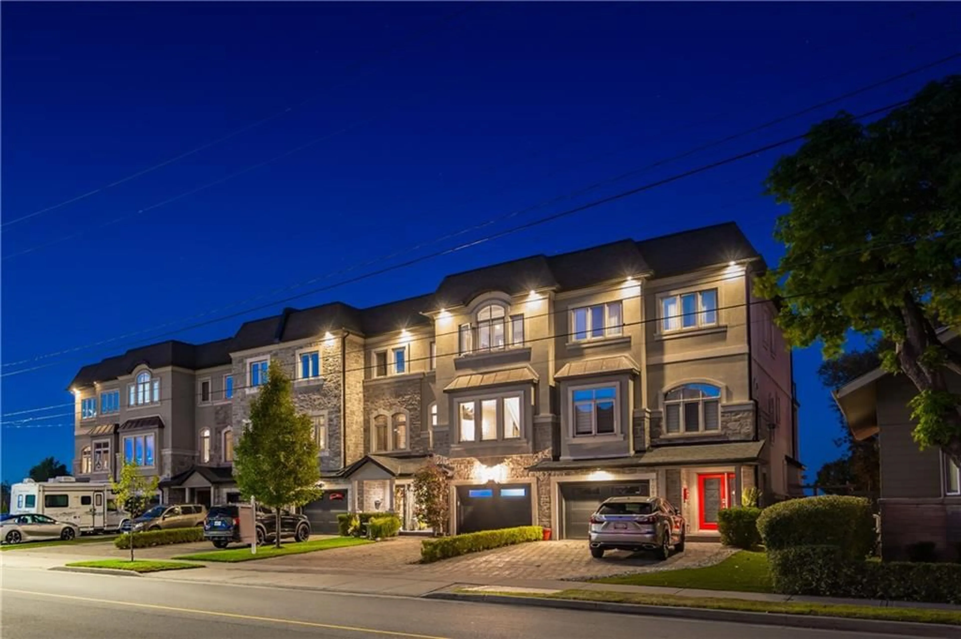 A pic from exterior of the house or condo, the street view for 1083 BEACH Blvd, Hamilton Ontario L8H 6Z9