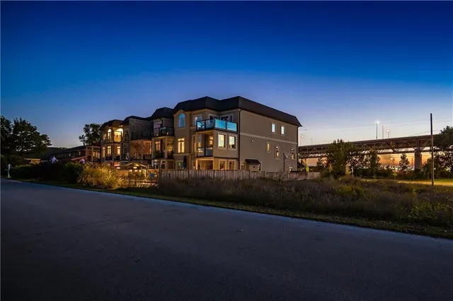 Additional property image - 1083 BEACH Blvd