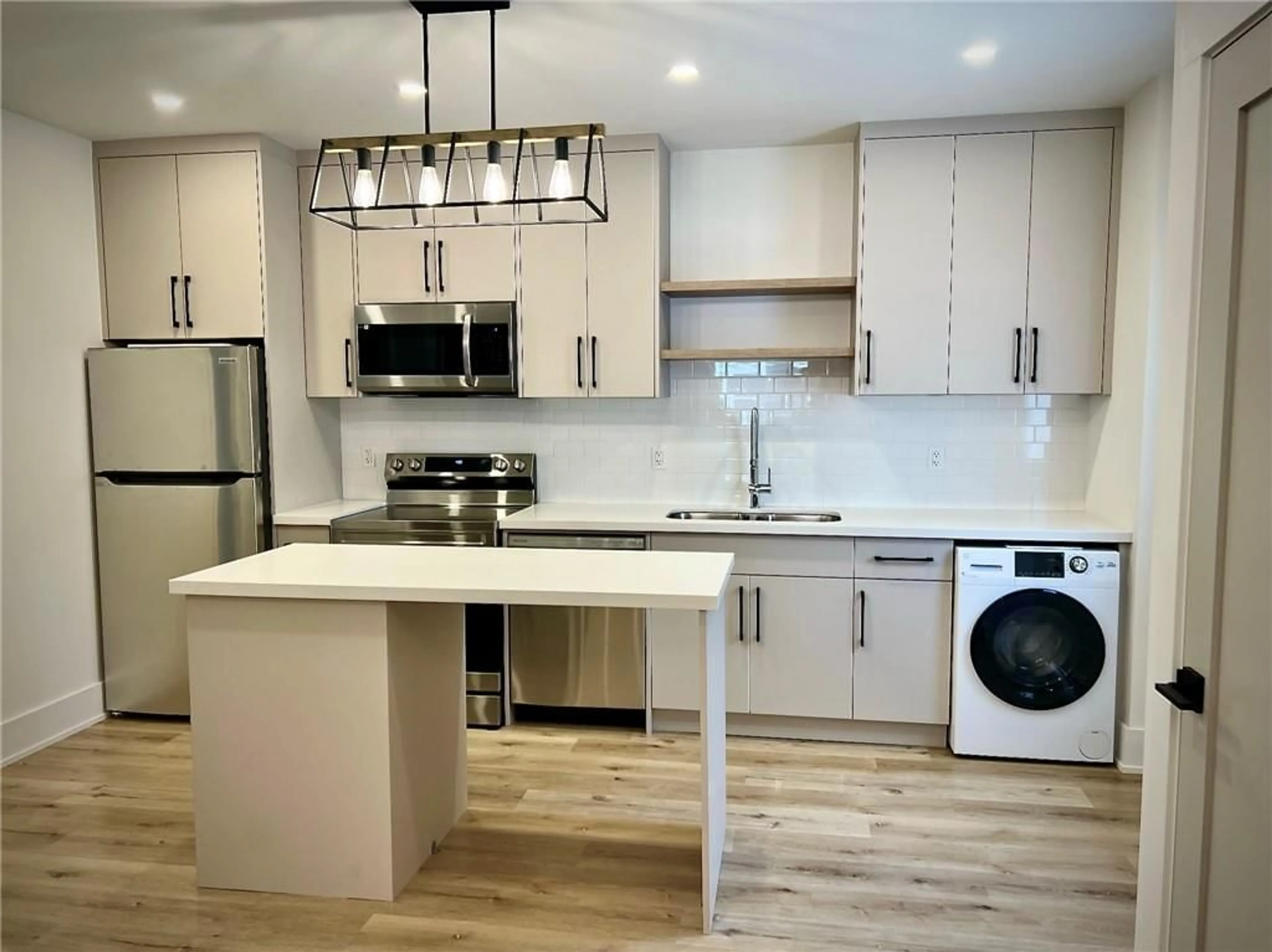 Contemporary kitchen for 184 BURRIS St, Hamilton Ontario L8M 2J8