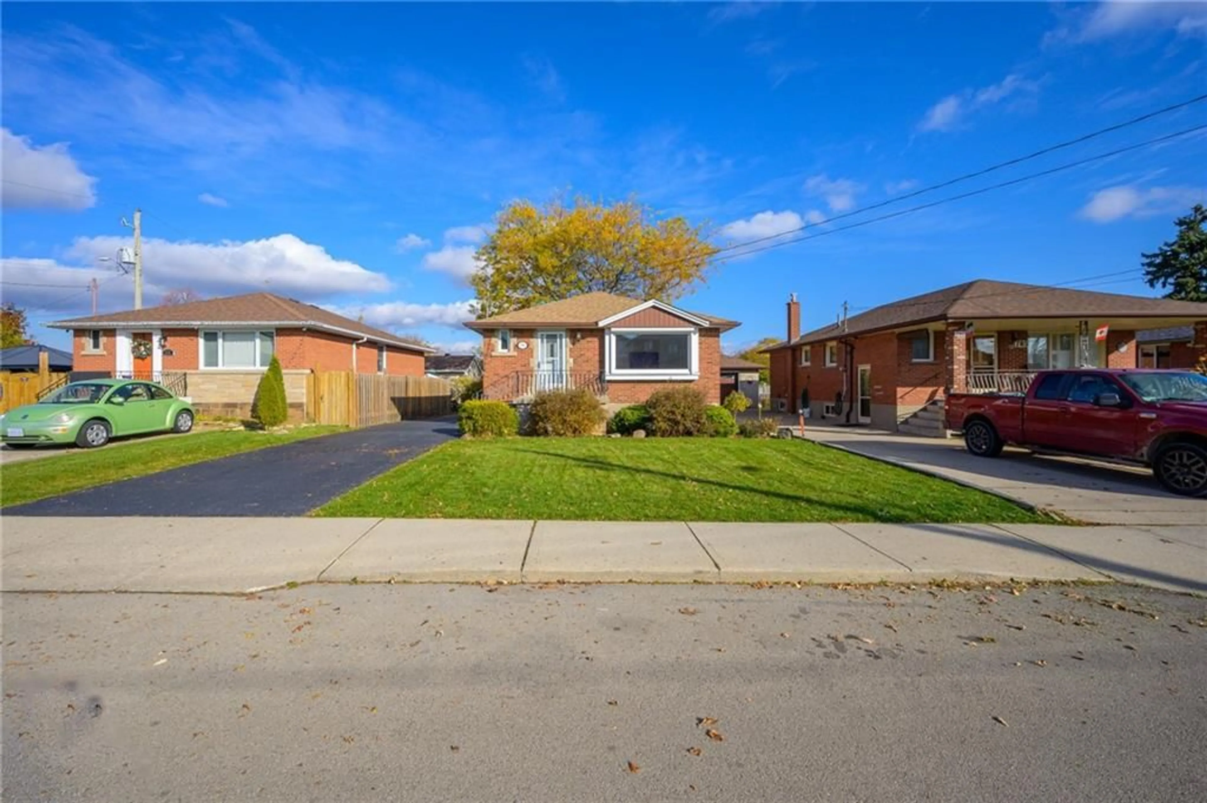 Frontside or backside of a home for 781 Ninth Ave, Hamilton Ontario L8T 2A7