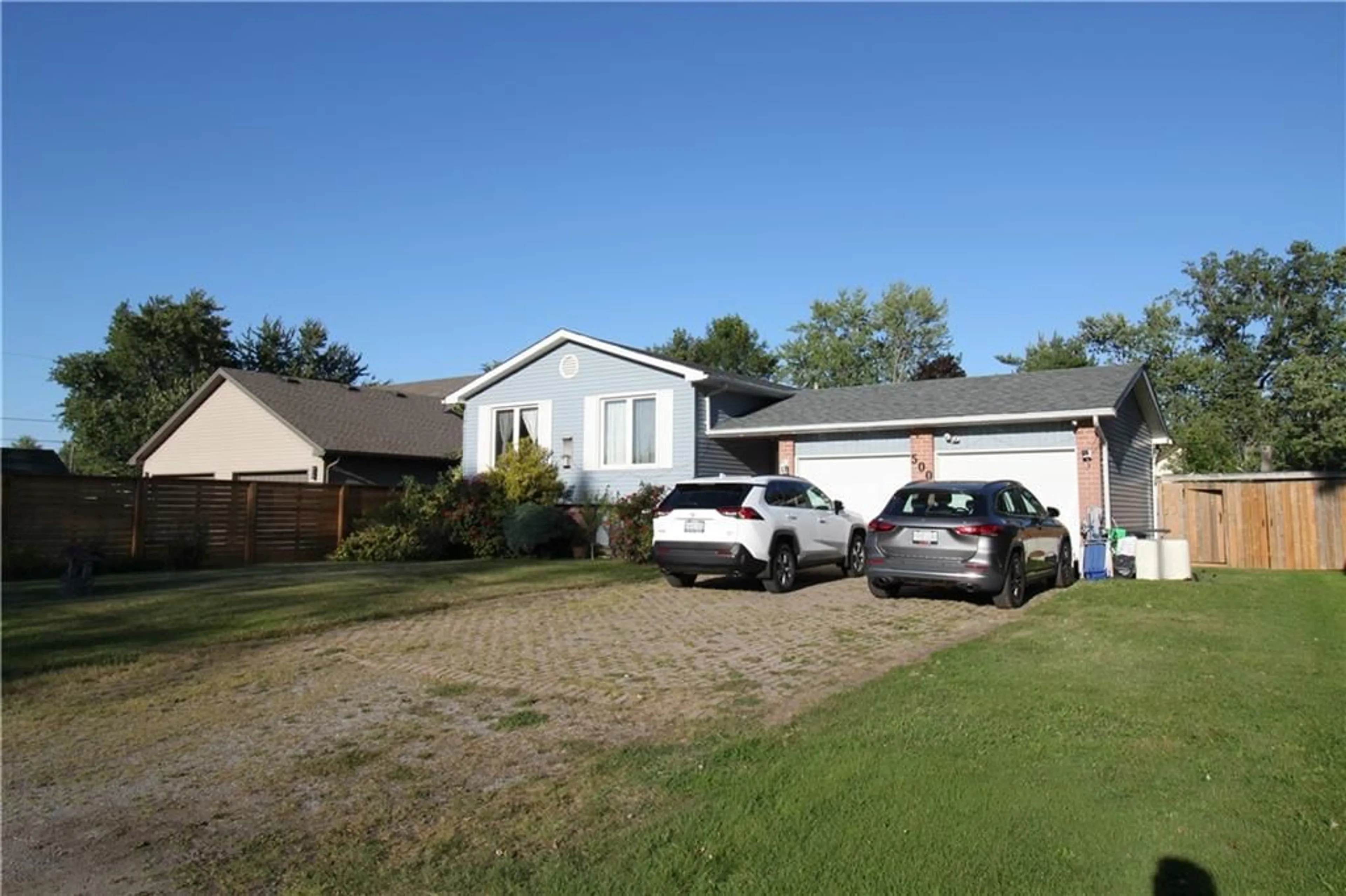 Frontside or backside of a home, the street view for 500 LAKEVIEW Rd, Fort Erie Ontario L2A 4W4