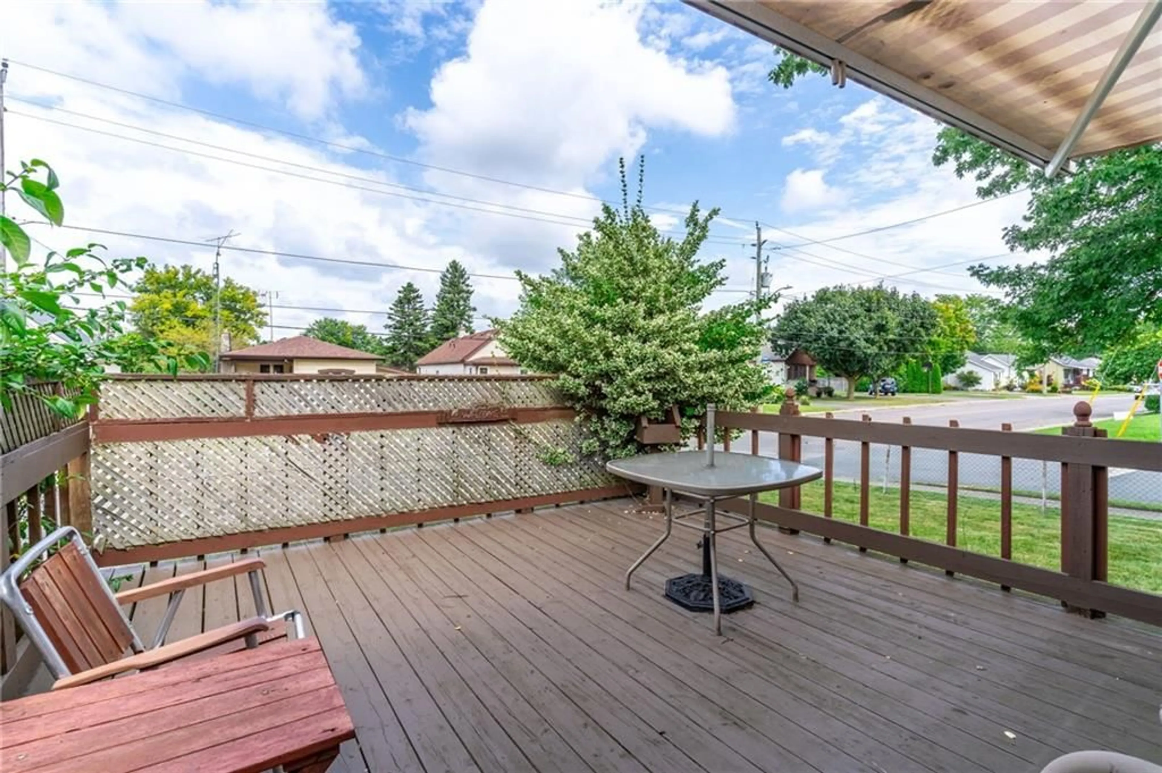 Patio for 5473 Hillsdale Ave, Niagara Falls Ontario L2G 4T8