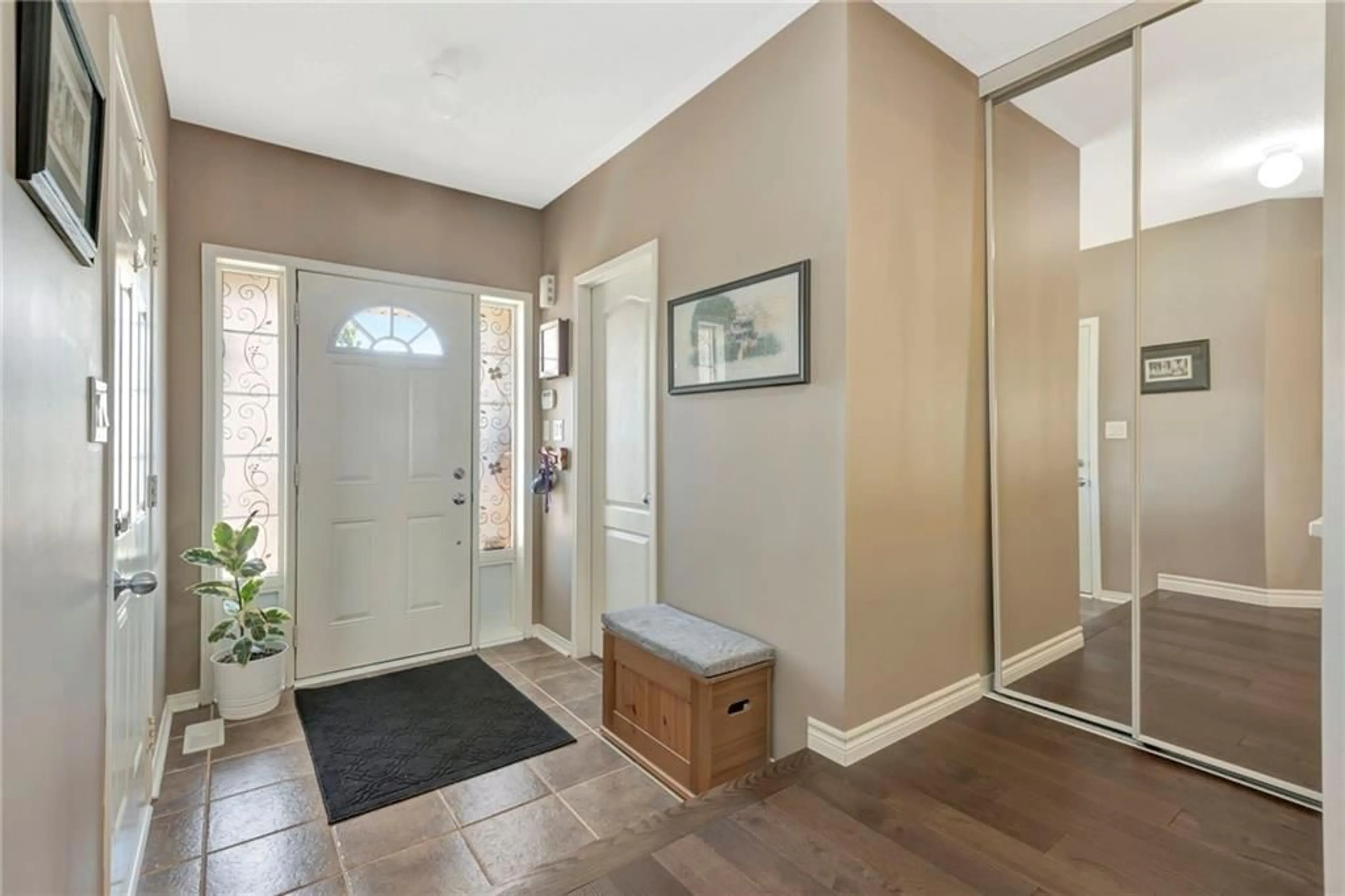 Indoor entryway, wood floors for 102 BARRETT Ave, Brantford Ontario N3S 0B4