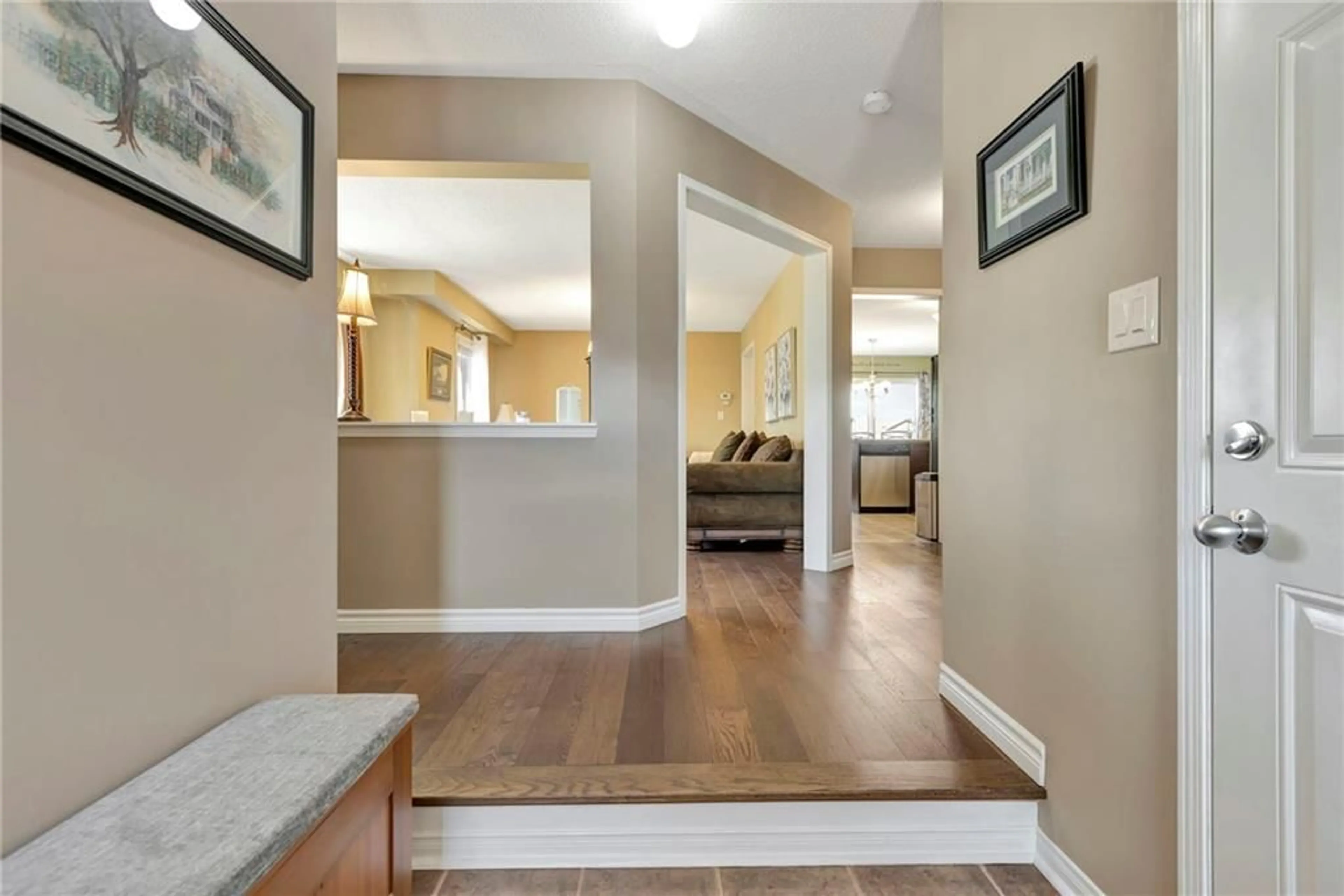 Indoor entryway, wood floors for 102 BARRETT Ave, Brantford Ontario N3S 0B4