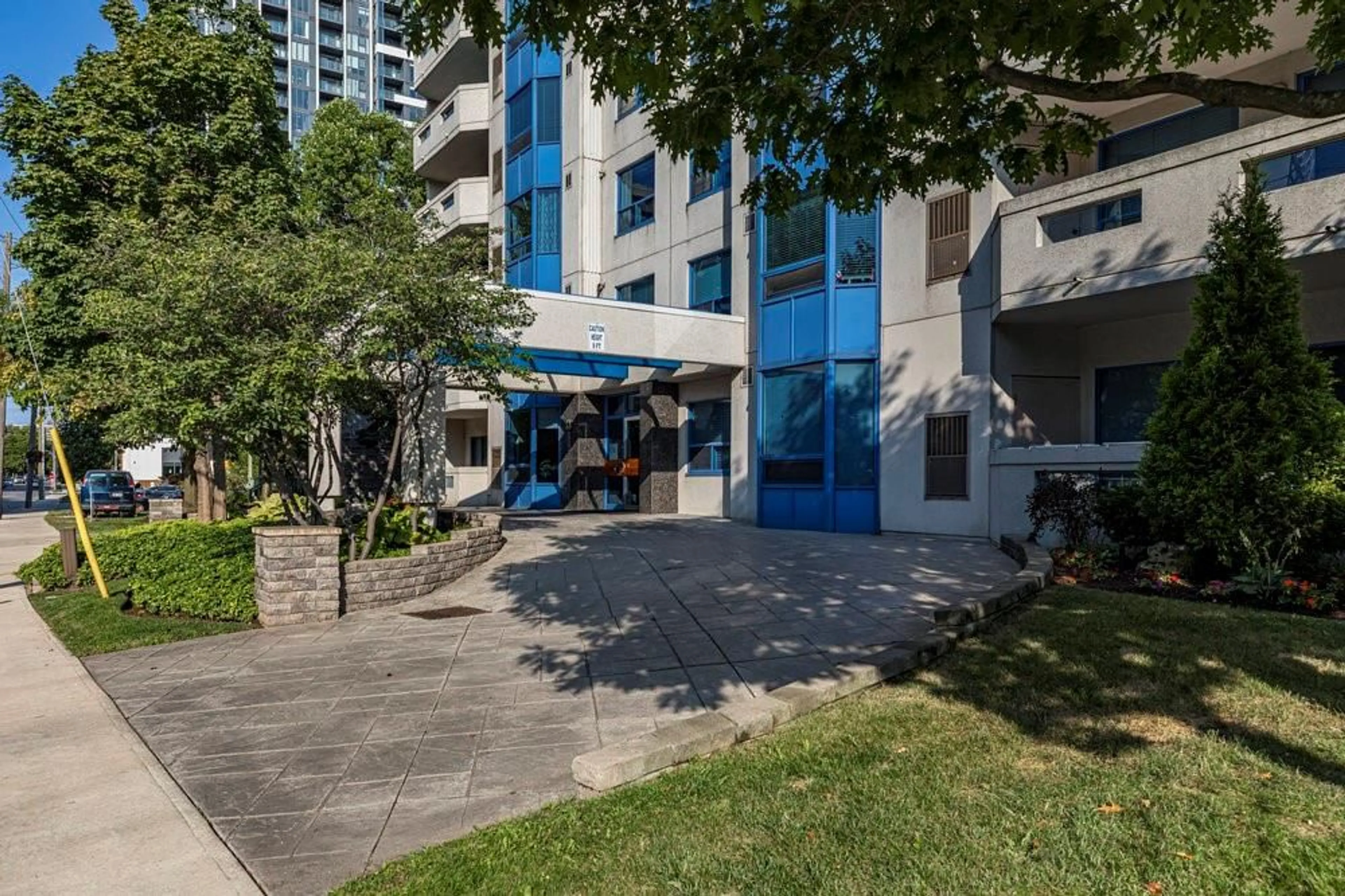 A pic from exterior of the house or condo for 1272 ONTARIO St #1101, Burlington Ontario L7S 2L8