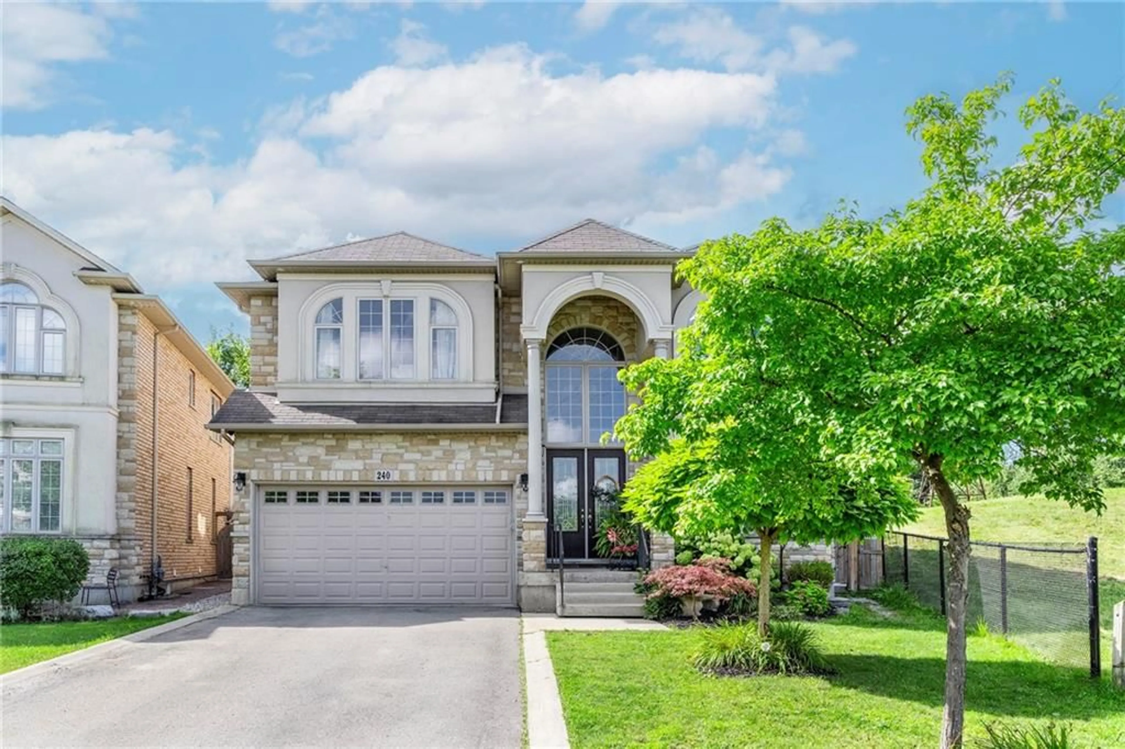 Frontside or backside of a home, the street view for 240 CLOVERLEAF Dr, Ancaster Ontario L9K 1T2