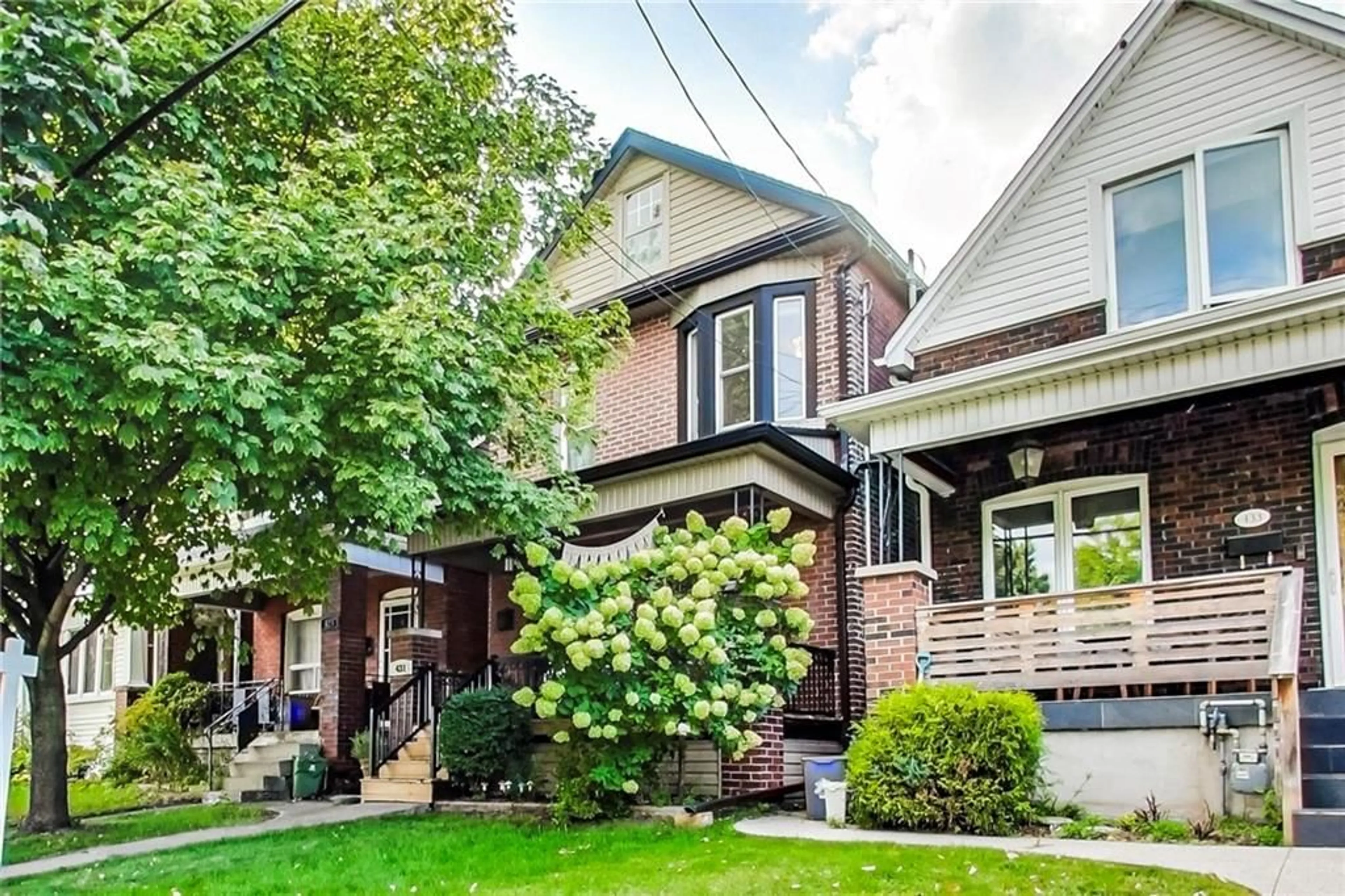 Frontside or backside of a home for 431 Hughson St, Hamilton Ontario L8L 4N4