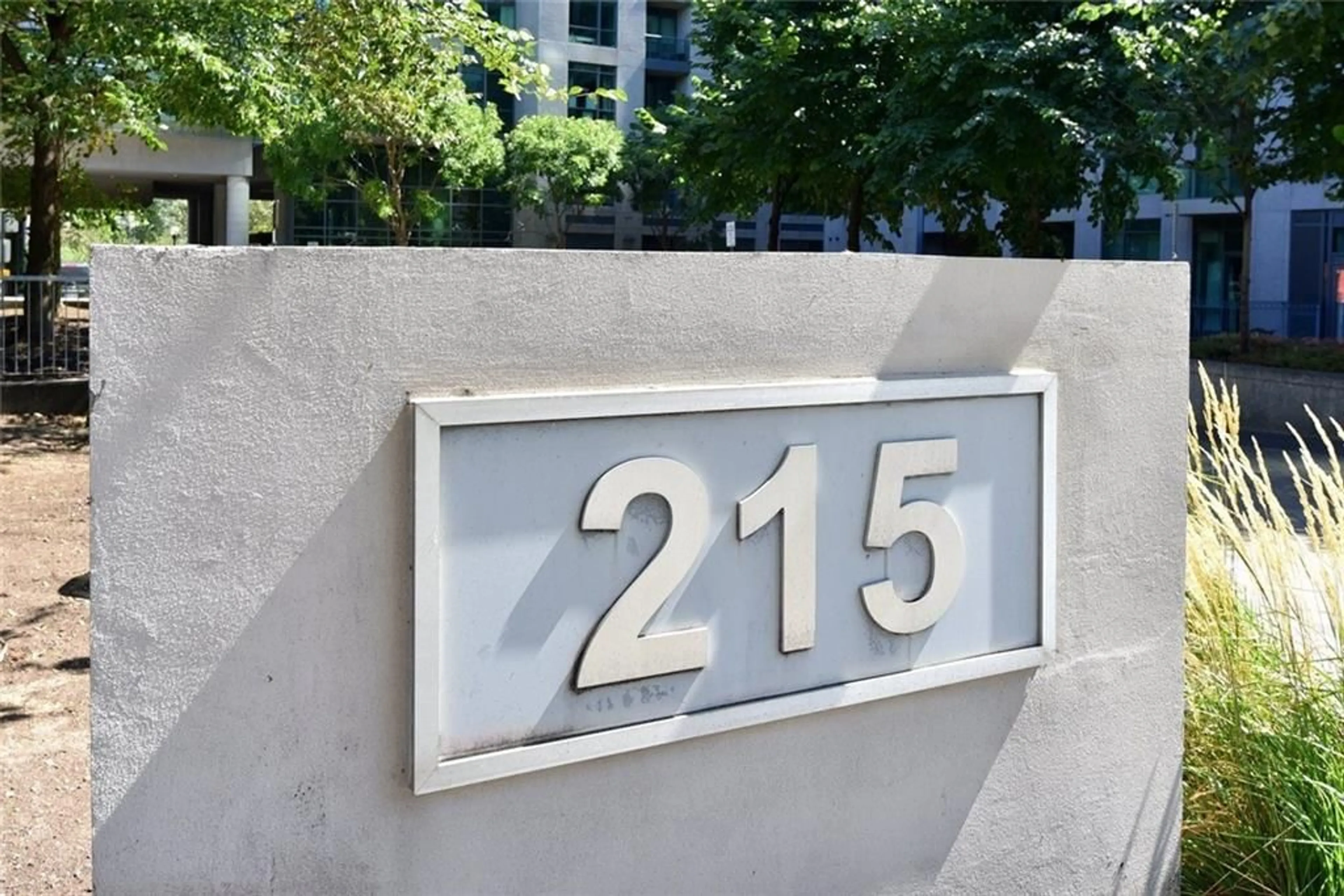 A pic from exterior of the house or condo for 215 Fort York Blvd #210, Toronto Ontario M5V 4A2