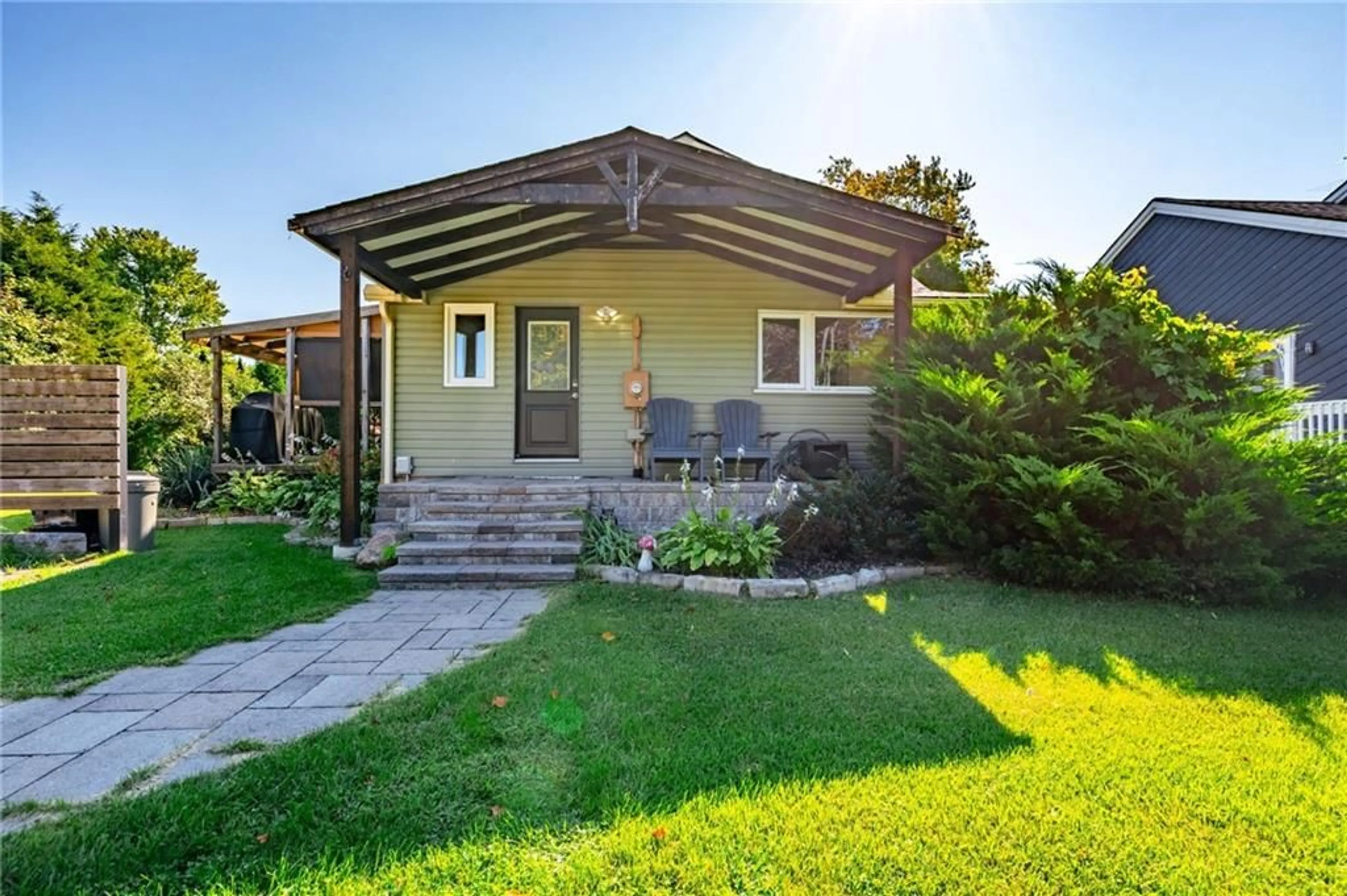 Frontside or backside of a home, cottage for 34 RIDGEWOOD Dr, Turkey Point Ontario N0E 1T0