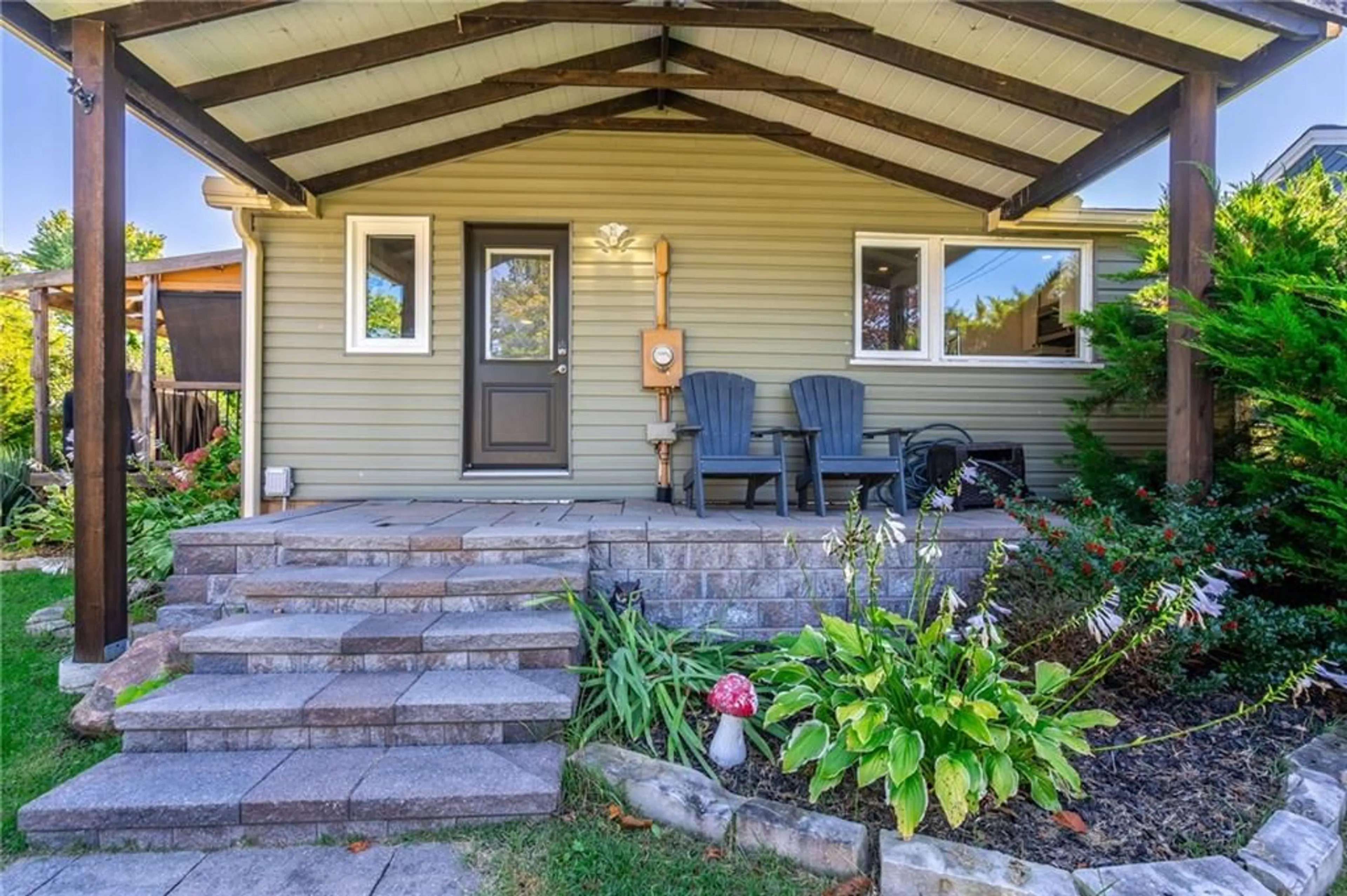 Indoor entryway, wood floors for 34 RIDGEWOOD Dr, Turkey Point Ontario N0E 1T0