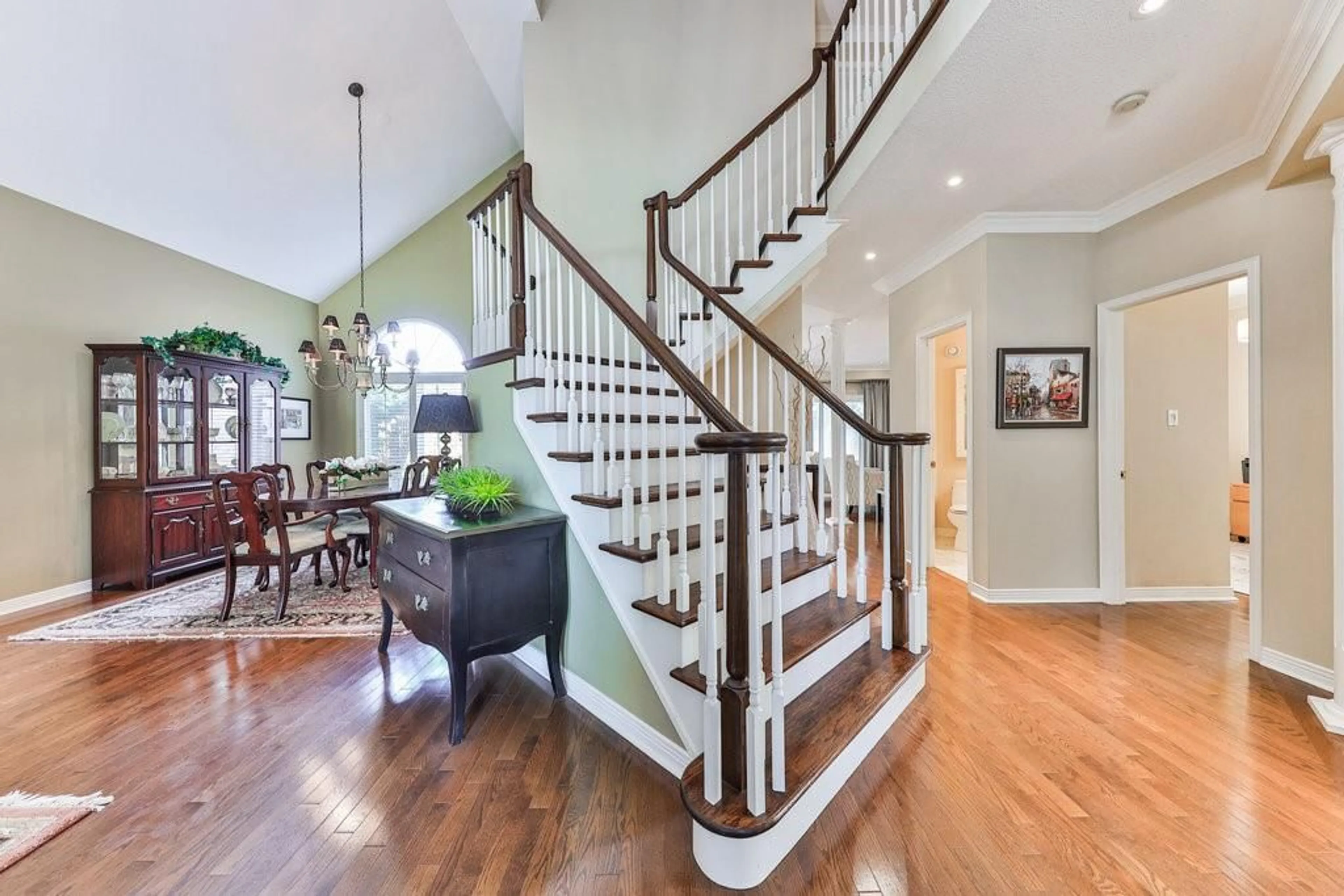 Stairs for 4291 CHASEWOOD Crt, Burlington Ontario L7M 4P8