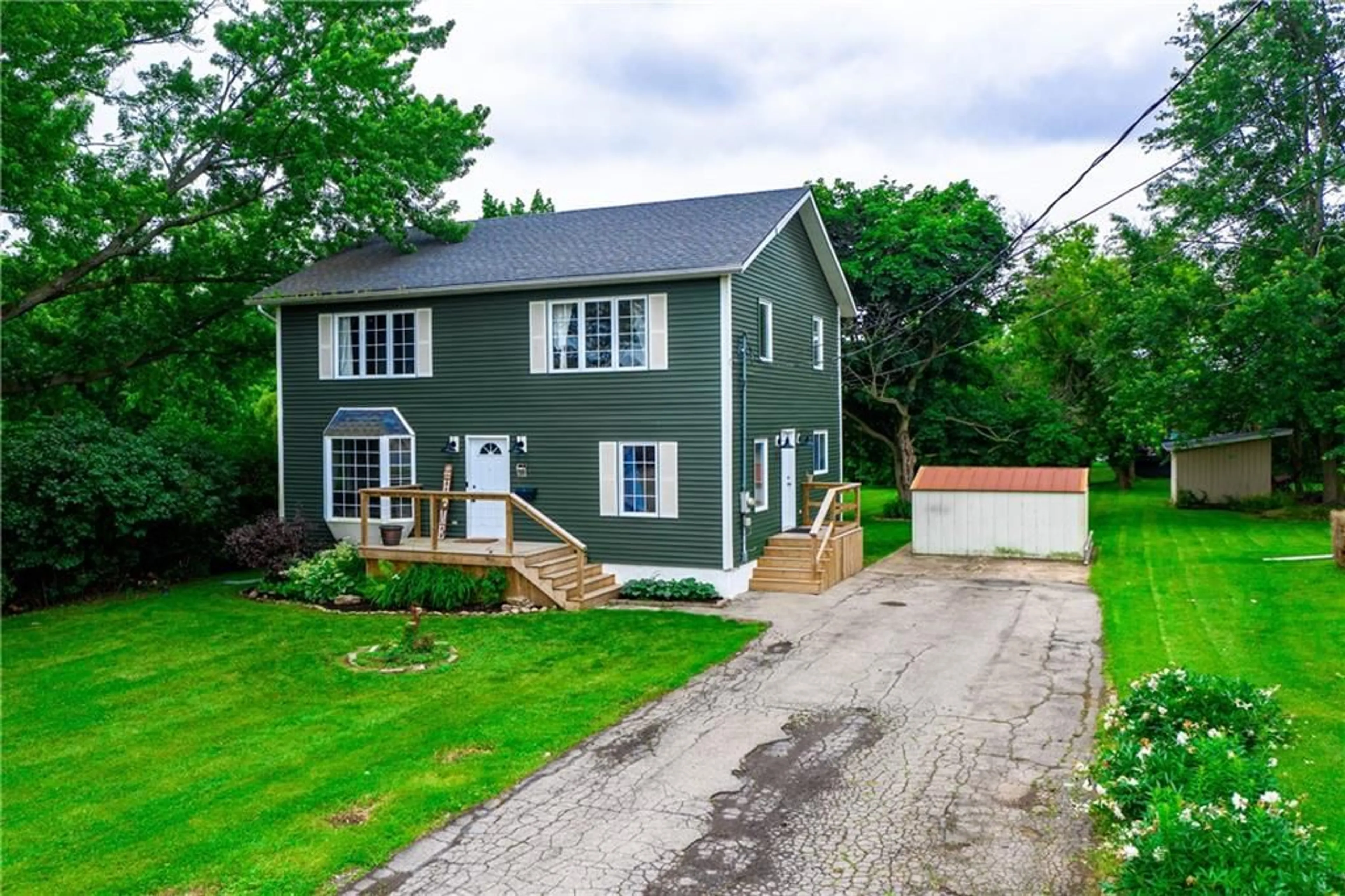 Frontside or backside of a home, cottage for 29 Quaker Rd, Welland Ontario L3C 3G3