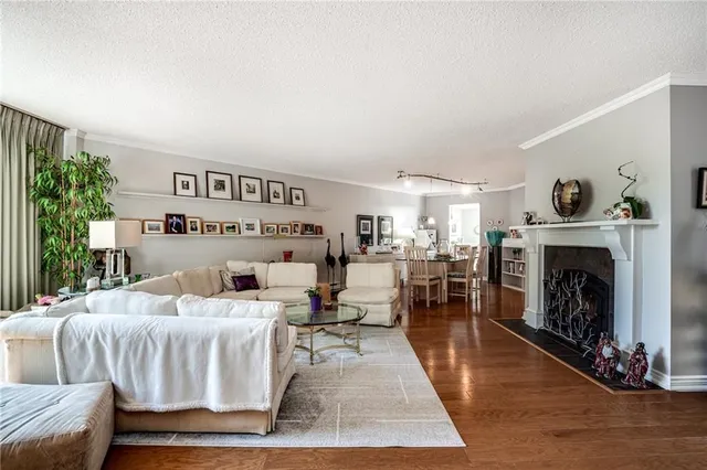 Additional property image - 150 WILSON St Unit PH2