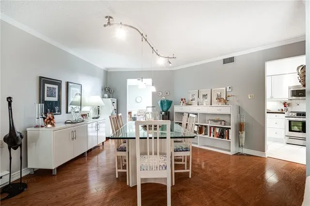 Additional property image - 150 WILSON St Unit PH2