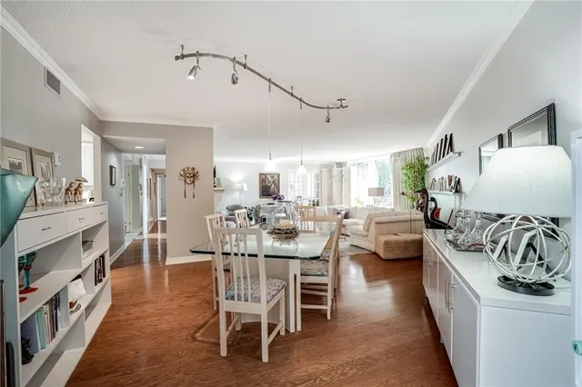 Additional property image - 150 WILSON St Unit PH2