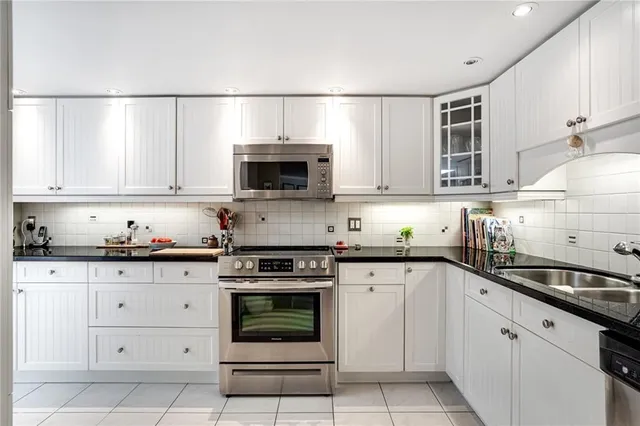Additional property image - 150 WILSON St Unit PH2