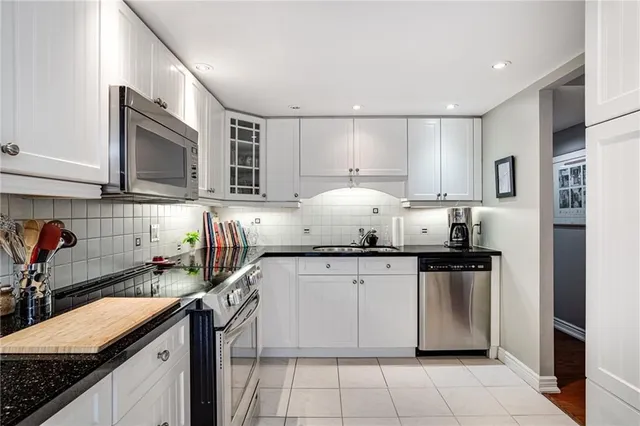 Additional property image - 150 WILSON St Unit PH2