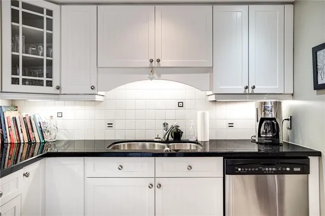 Additional property image - 150 WILSON St Unit PH2