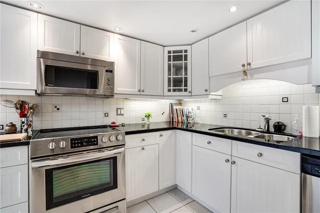 Additional property image - 150 WILSON St Unit PH2