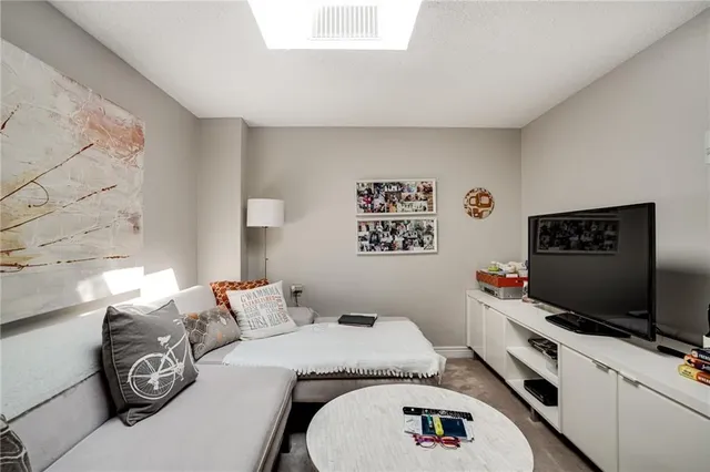Additional property image - 150 WILSON St Unit PH2