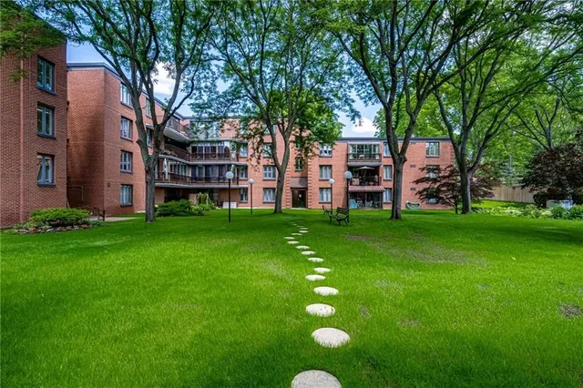 Additional property image - 150 WILSON St Unit PH2