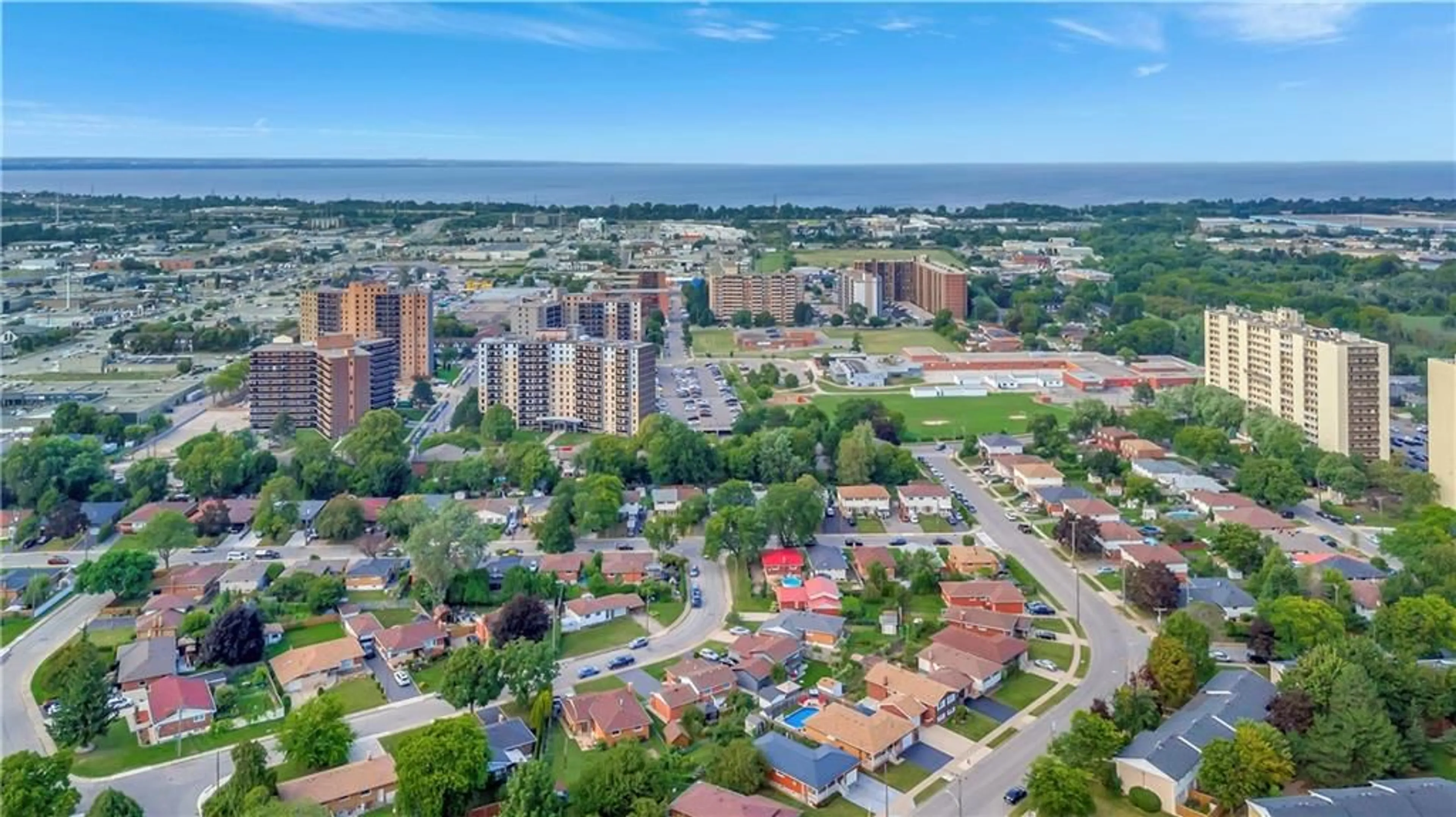 A pic from exterior of the house or condo, the view of city buildings for 32 OLD ORCHARD Dr, Hamilton Ontario L8E 1G2