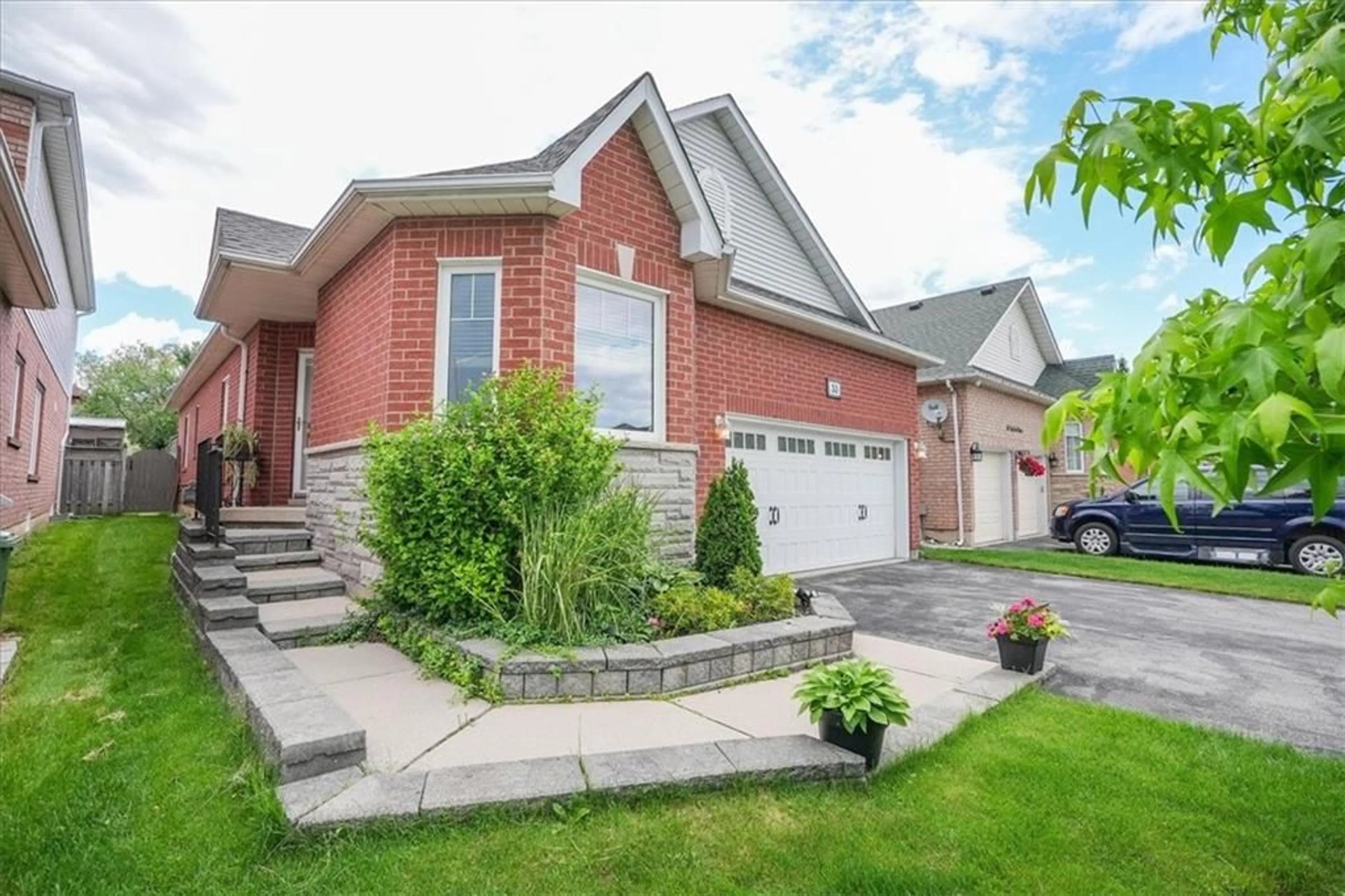 Frontside or backside of a home for 33 Pentland Rd, Waterdown Ontario L8B 0P7