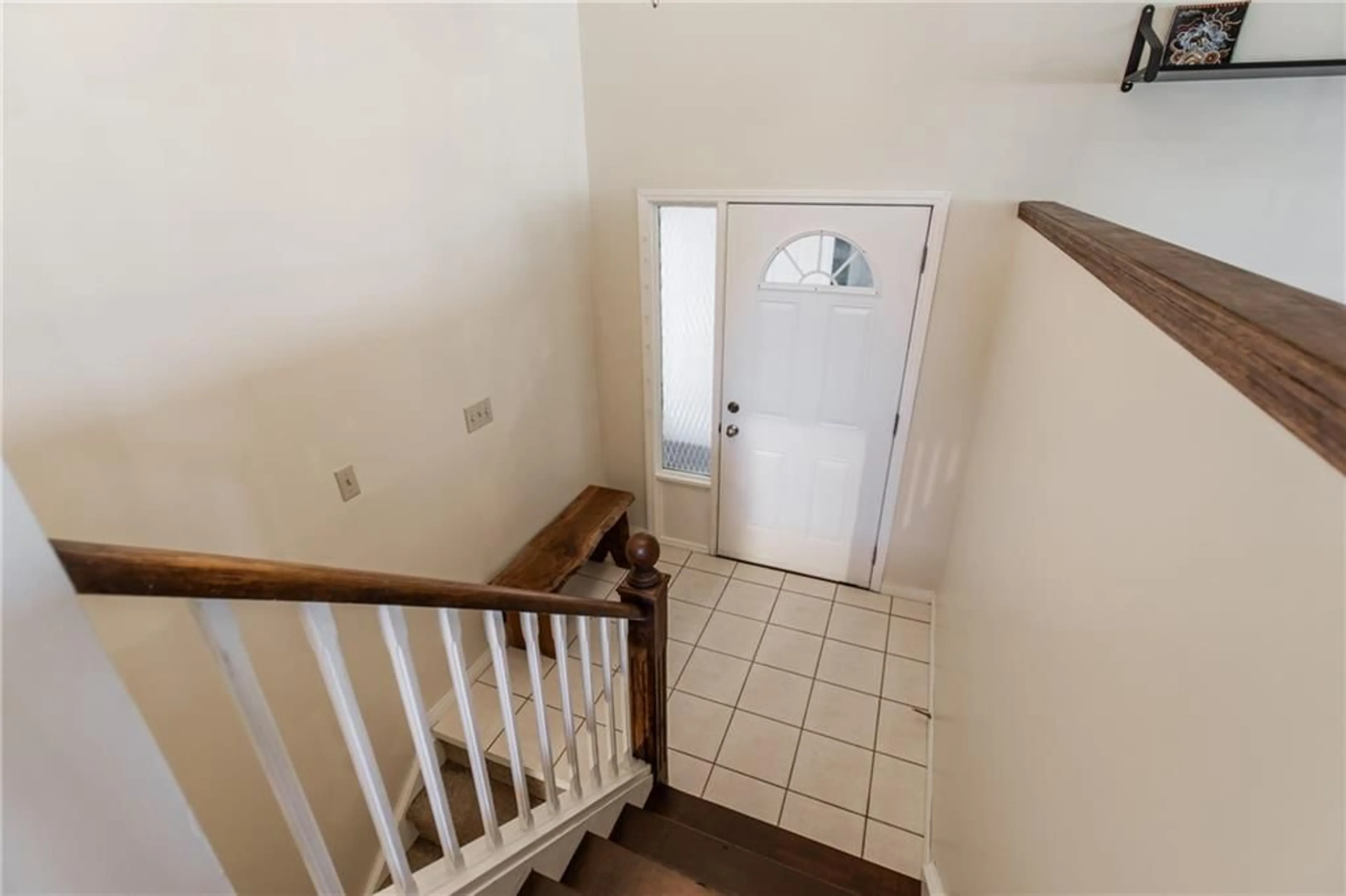 Indoor foyer, not visible floor for 294 PARKSIDE Dr, Hamilton Ontario L0R 2H0