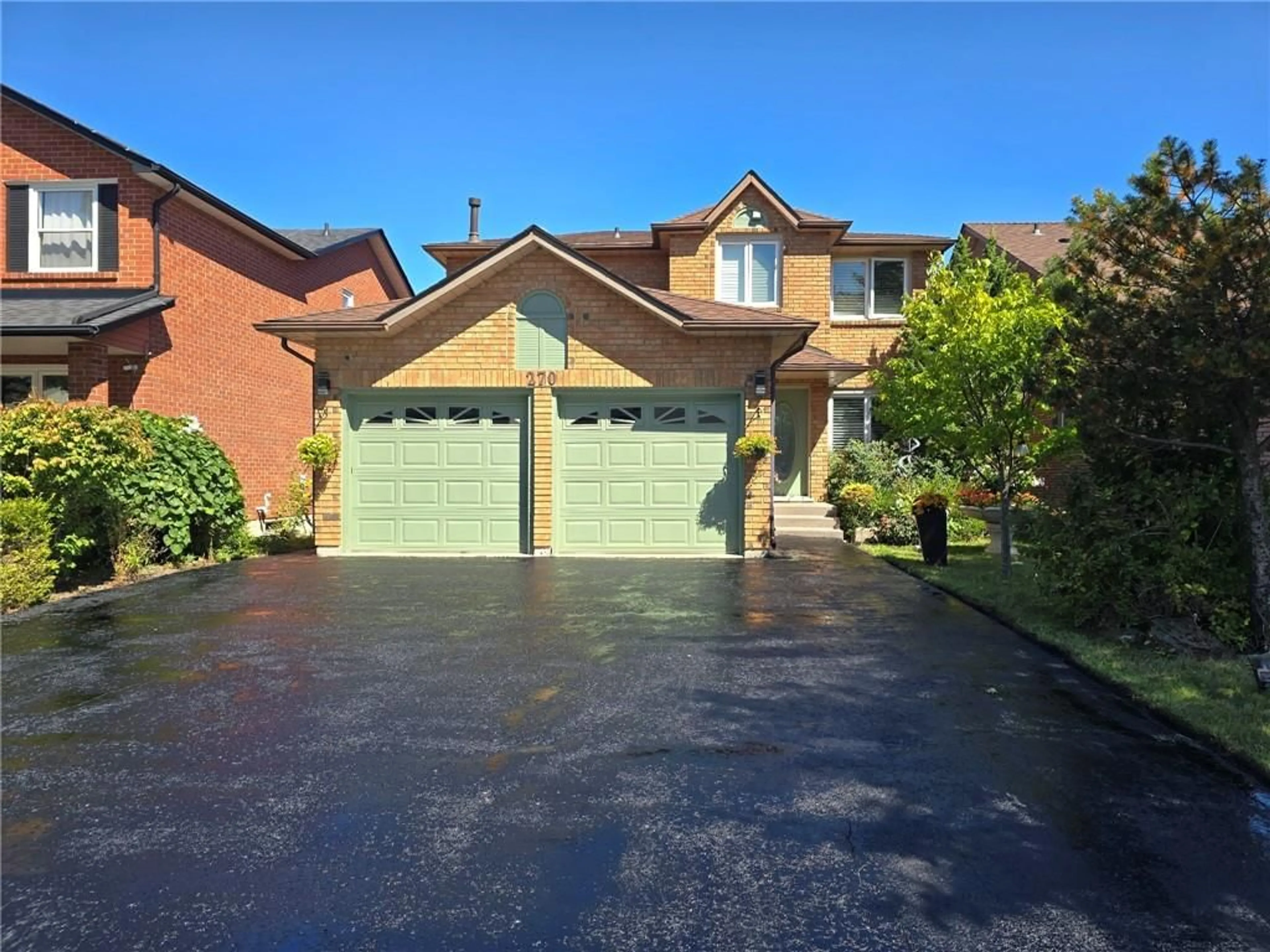 Frontside or backside of a home, the street view for 270 ROWNTREE Dr, Hamilton Ontario L8W 2P1