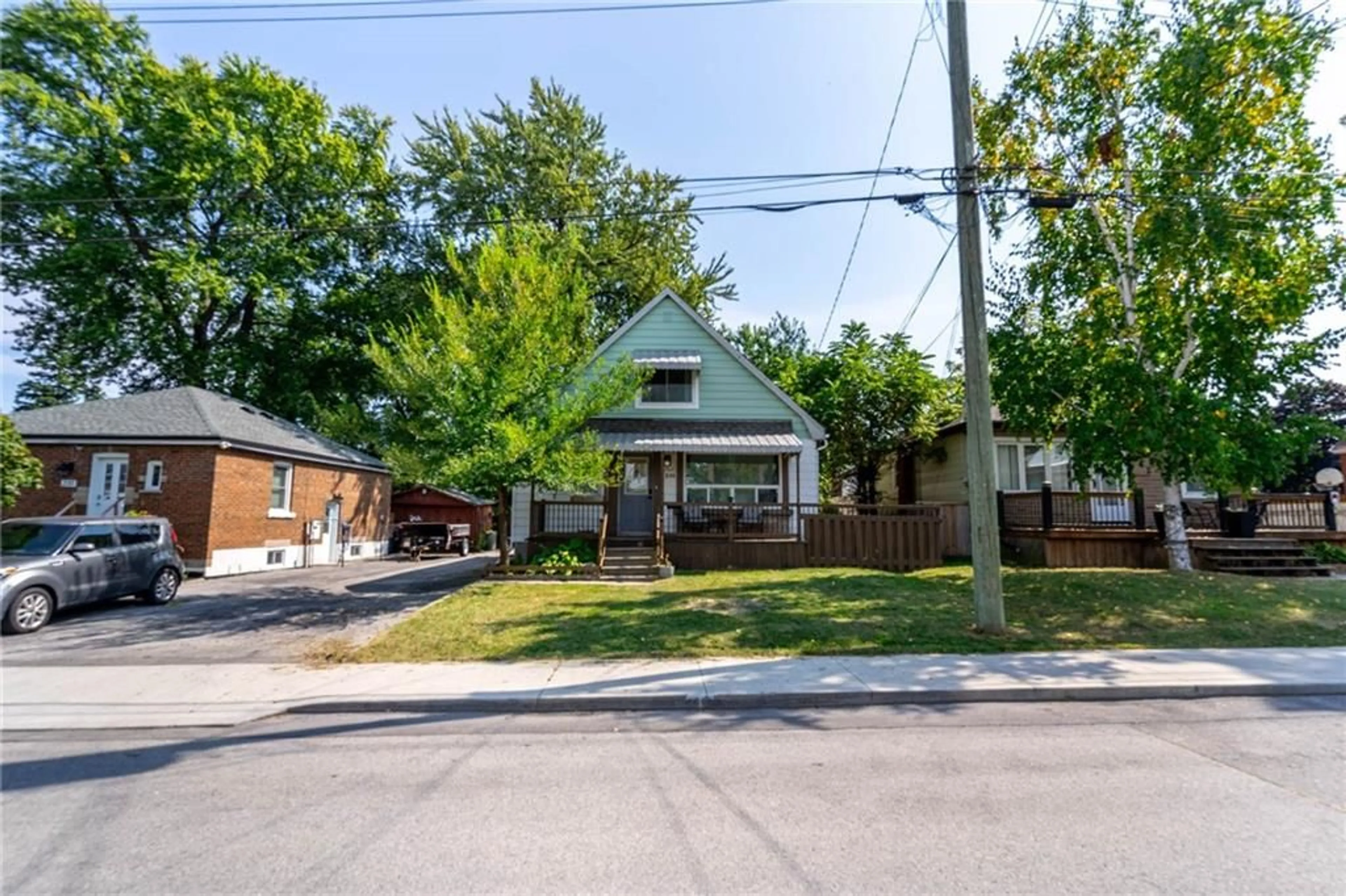 Street view for 239 EAST 22ND St, Hamilton Ontario L8V 2V8