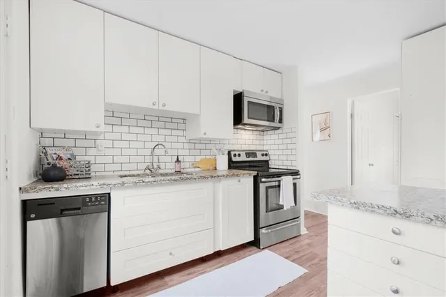 Additional property image - 1146 LEASIDE Rd