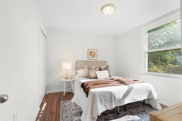 Additional property image - 1146 LEASIDE Rd