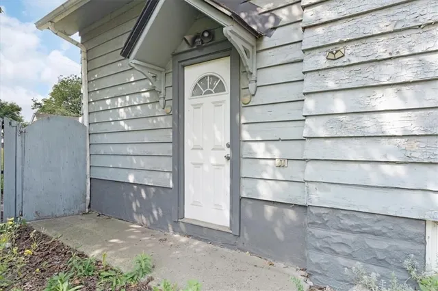 Additional property image - 1146 LEASIDE Rd