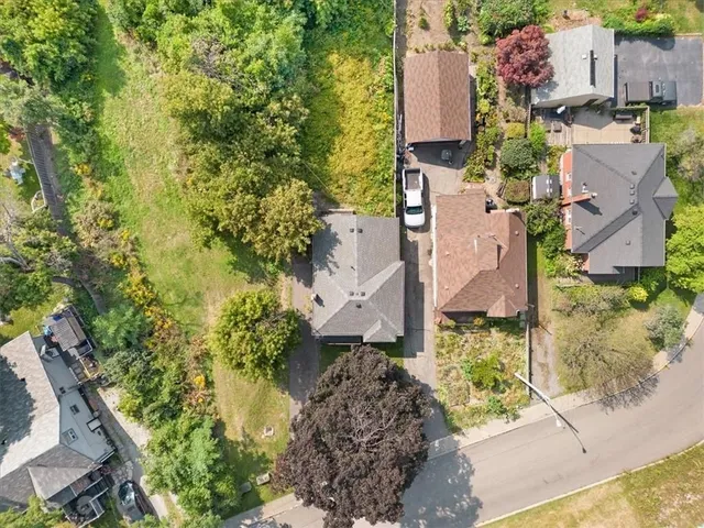 Additional property image - 1146 LEASIDE Rd
