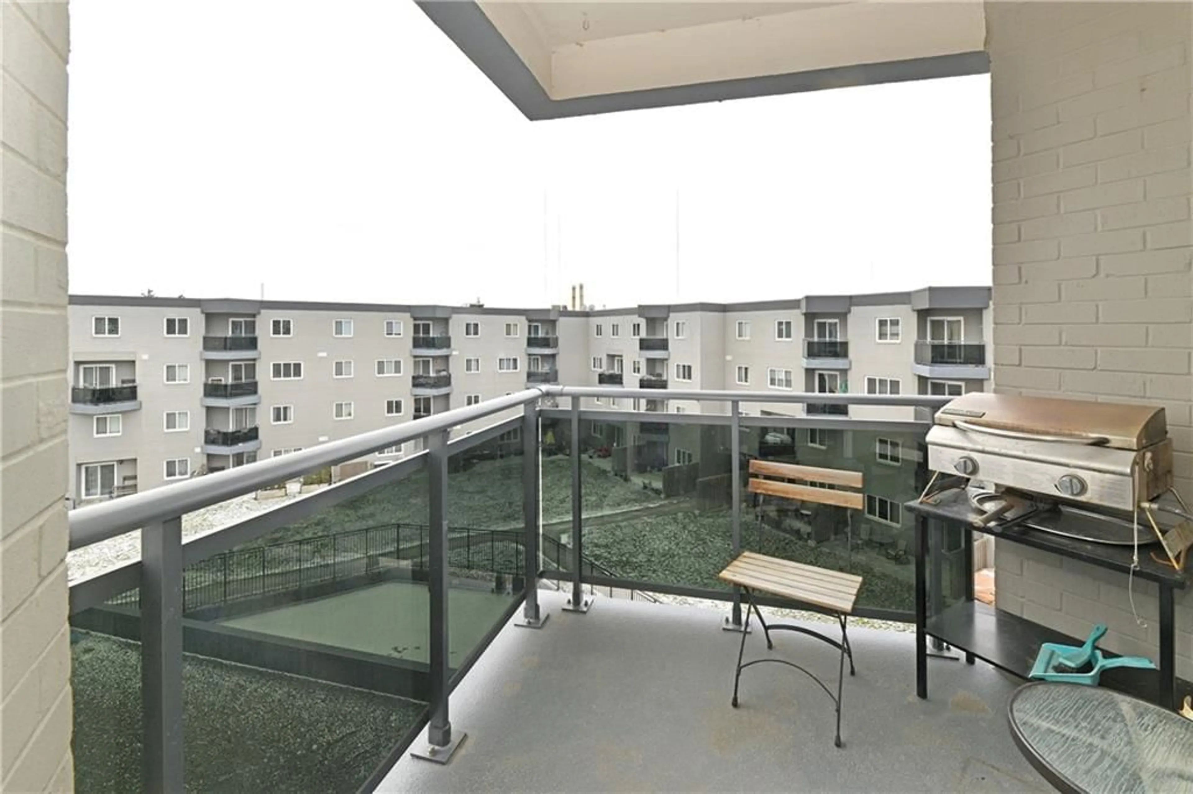 Balcony in the apartment, the front or back of building for 2001 BONNYMEDE Dr #140, Mississauga Ontario L5J 4H8