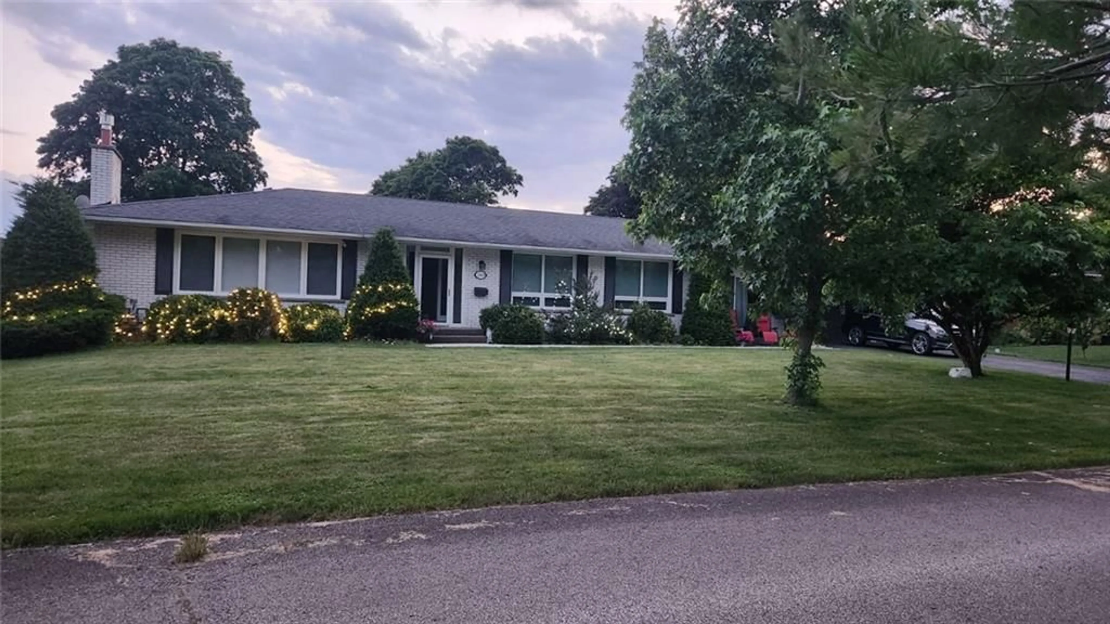 Frontside or backside of a home, the street view for 15414 Niagara River Pky, Niagara-on-the-Lake Ontario L0S 1J0