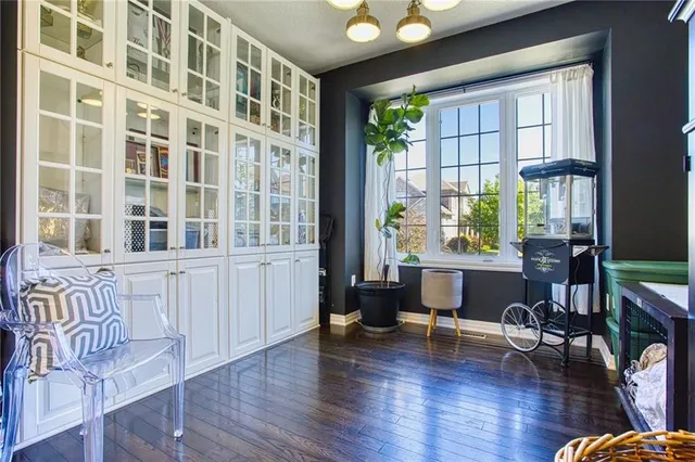 Additional image 36 of 261 MONTREAL Cir
