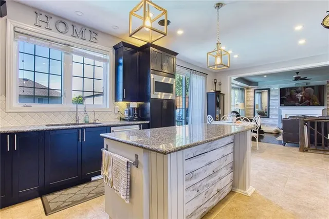 Additional image 29 of 261 MONTREAL Cir