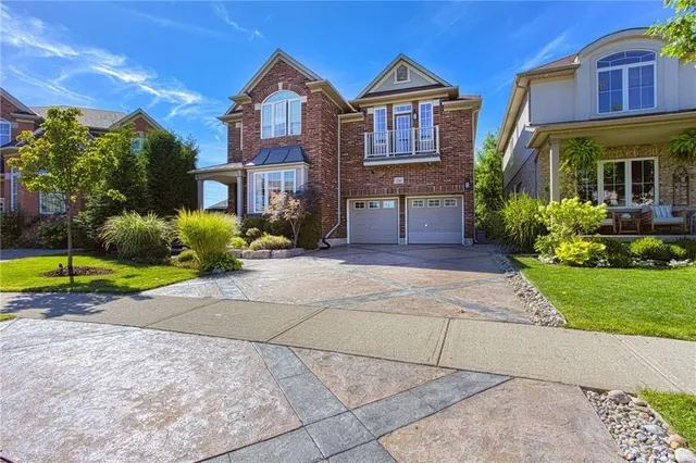 Additional image 44 of 261 MONTREAL Cir