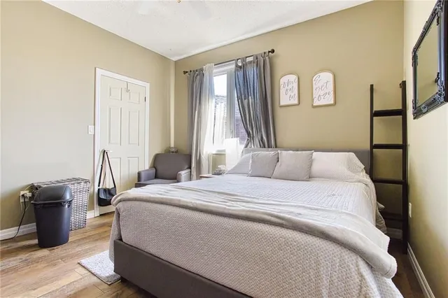Additional image 17 of 261 MONTREAL Cir
