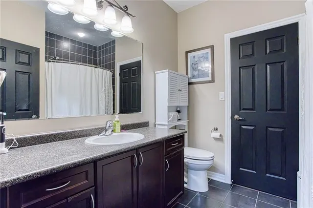Additional image 16 of 261 MONTREAL Cir