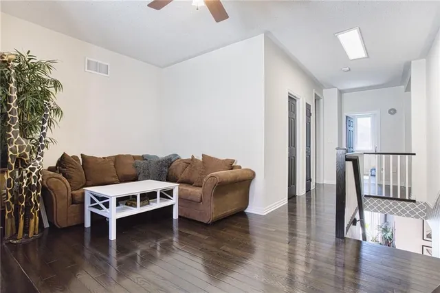 Additional image 15 of 261 MONTREAL Cir