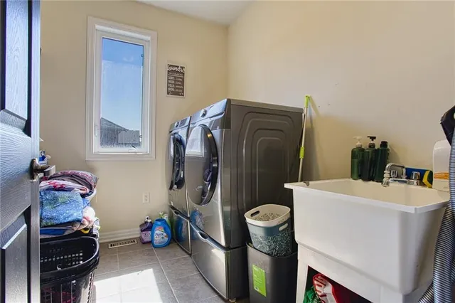 Additional image 14 of 261 MONTREAL Cir