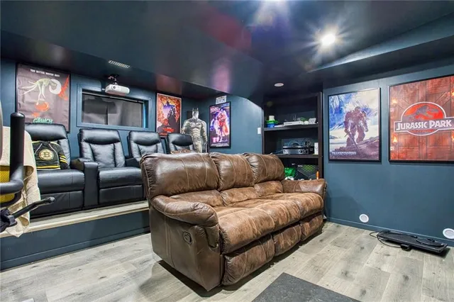 Additional image 13 of 261 MONTREAL Cir