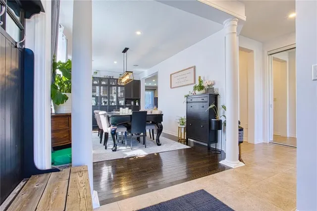 Additional image 40 of 261 MONTREAL Cir