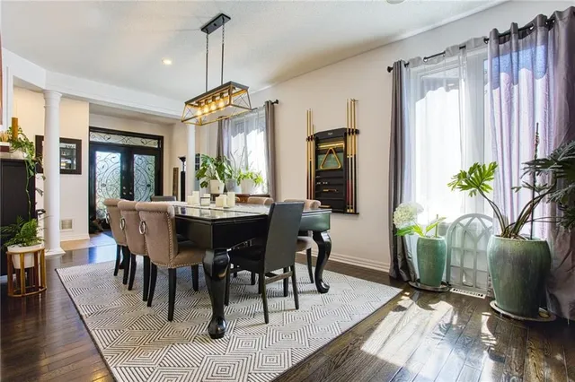 Additional image 37 of 261 MONTREAL Cir