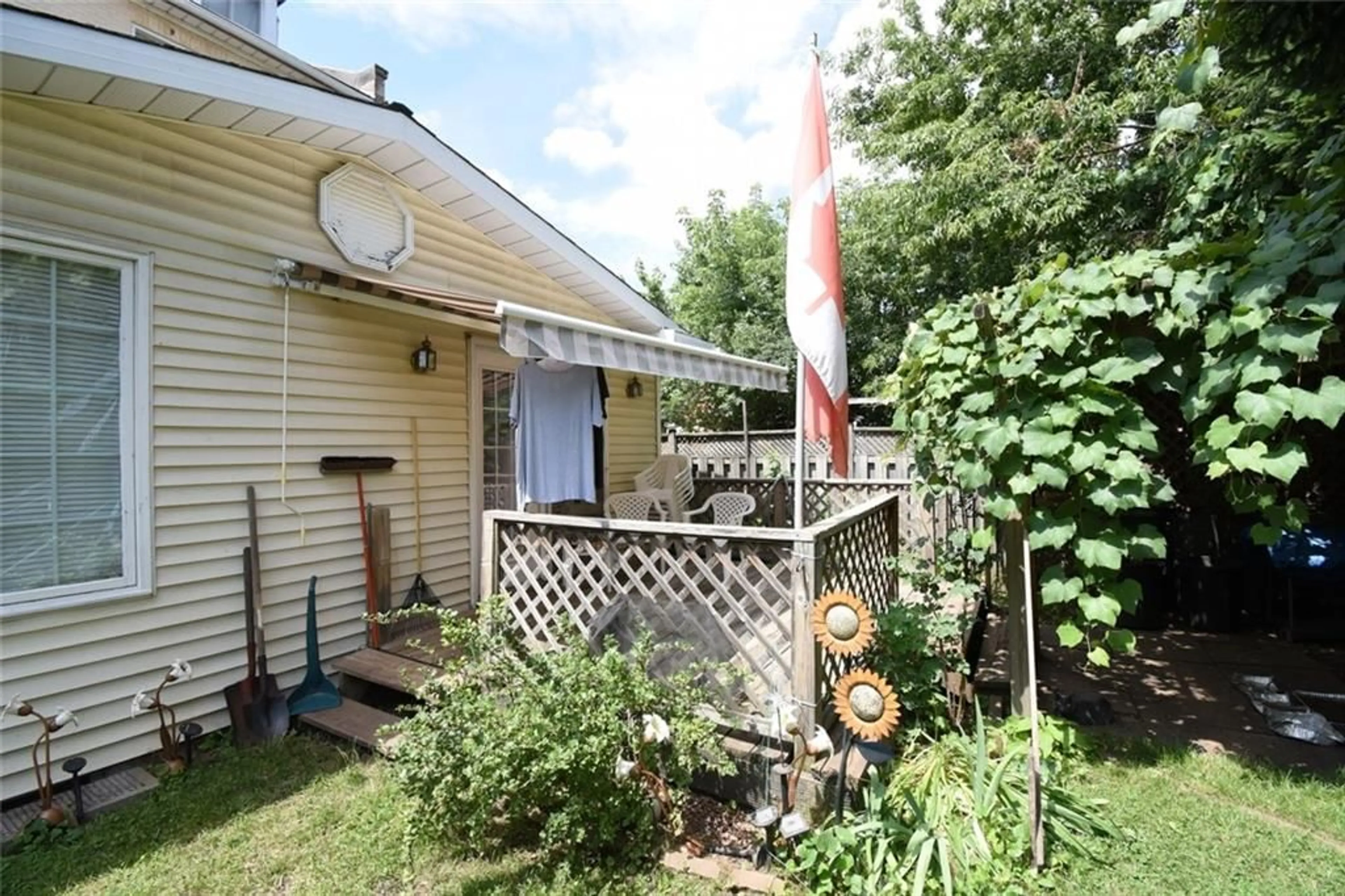 Patio, cottage for 168 MacNab St, Hamilton Ontario L8R 2M4