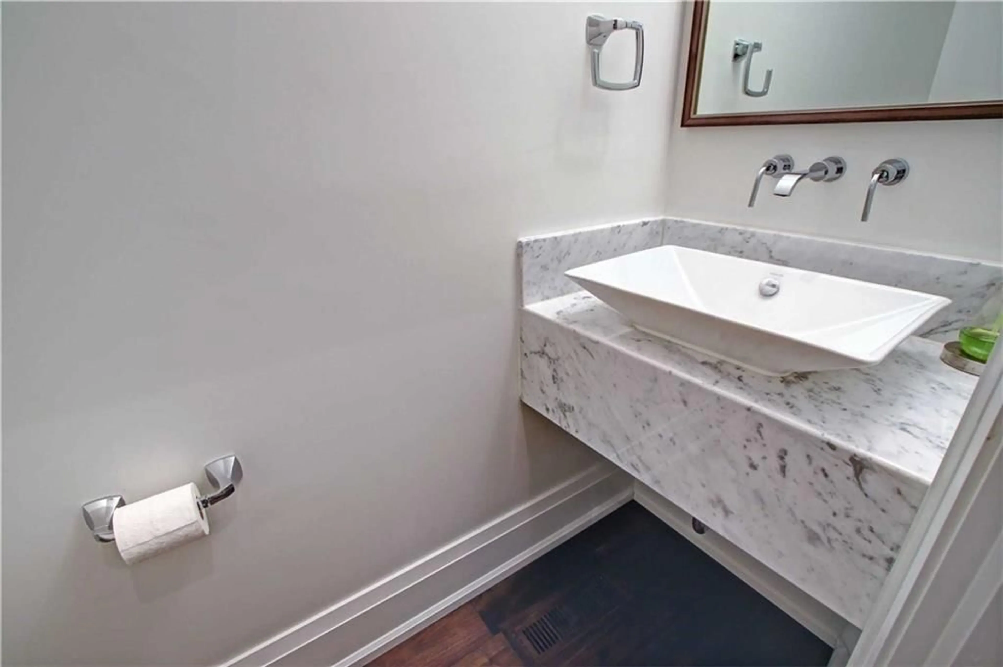 Bathroom, wood floors for 294 MERTON St, Toronto Ontario M4S 1A9