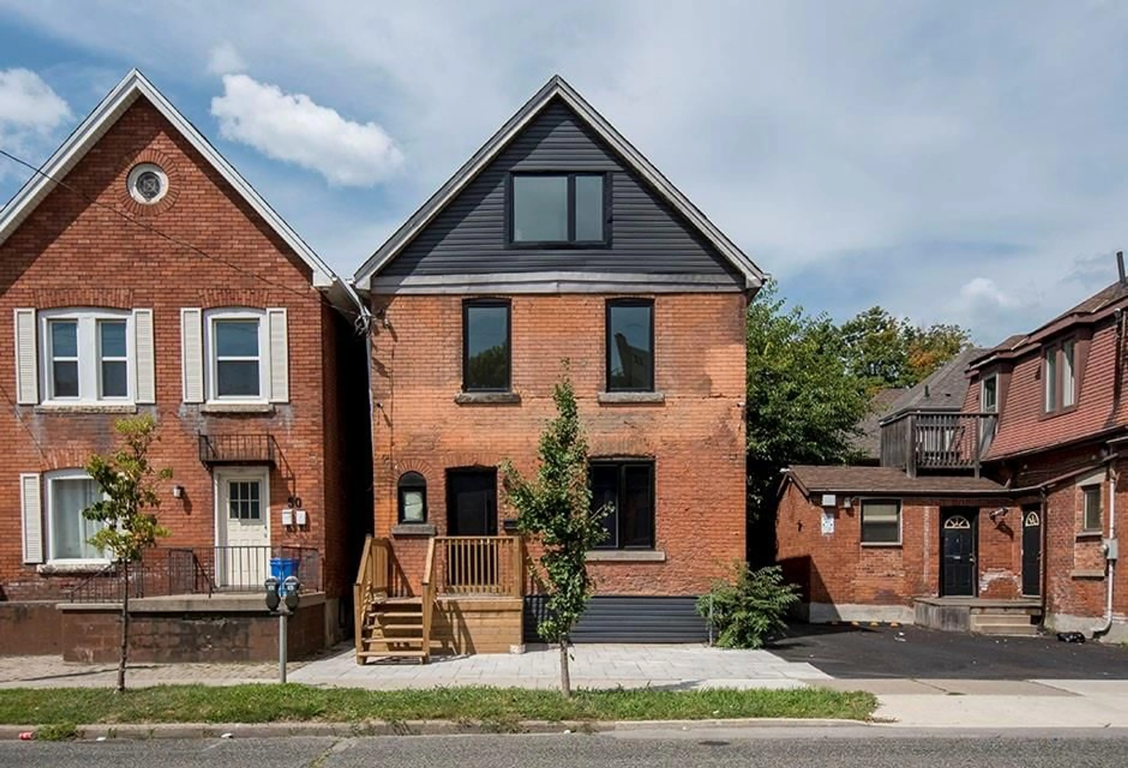 Home with brick exterior material for 48 Sanford Ave, Hamilton Ontario L8M 2G6