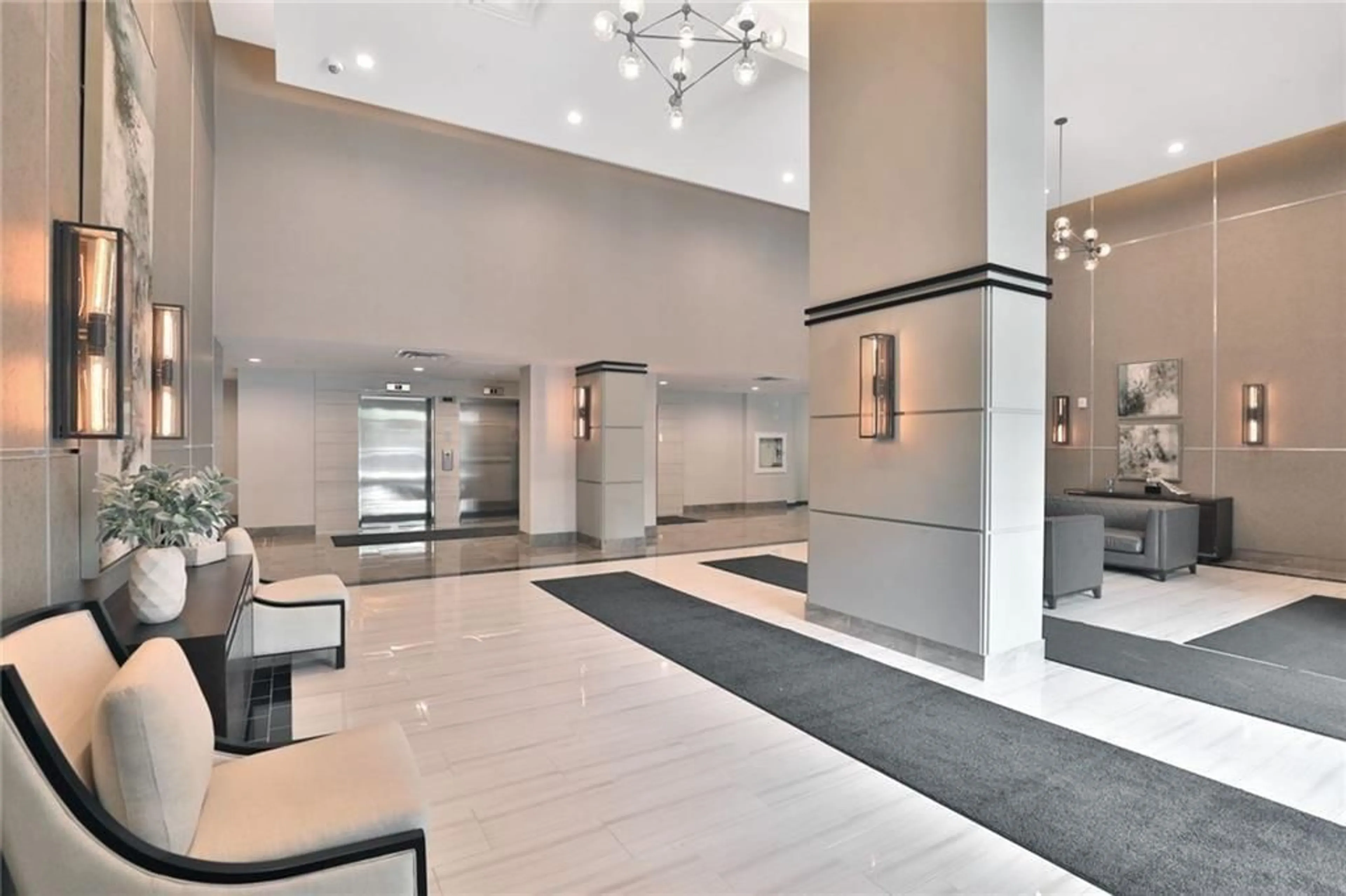 Indoor lobby, ceramic floors for 2486 OLD BRONTE Rd #706, Oakville Ontario L6M 4J2